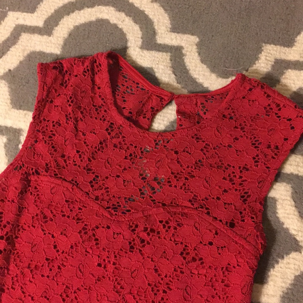 🎉SALE🎉 Lace Bodycon Dress - Picture 5 of 7
